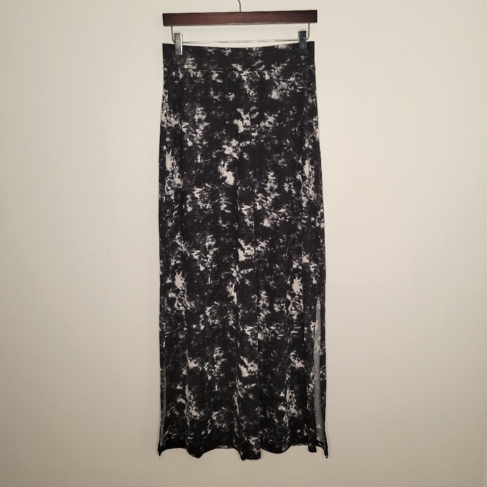 MOSSIMO Supply Co. Black and white Tie-dye maxi skirt side slit elastic med sky